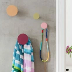 Remember Portemanteaux Et Patères Crochets Multicolores - Lot De 4 -Meubles d'appoint Soldes crochets multicolores lot de 4 4