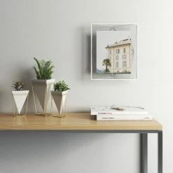 Umbra Portemanteaux Et Patères Patère Murale Bonhomme En Bois Col Noyer Et Métal -Meubles d'appoint Soldes patere murale bonhomme en bois col noyer et metal 1