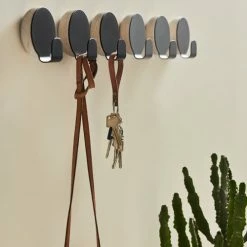 WOUD Portemanteaux Et Patères Patère Noire Et Bois De Chêne -Meubles d'appoint Soldes patere noire et bois de chene 1